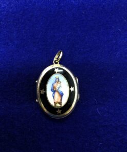 Colgante guarda-pelos esmaltado con la Virgen de la Almudena