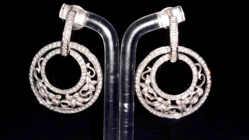 Pendientes de aro con brillantes 0,95 ctes., montados en oro blanco de 18 Ktes.