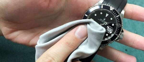 Cómo recuperar el brillo de mi reloj de acero inoxidable – Joyería