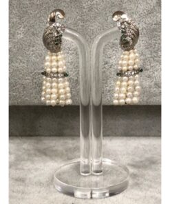 Pendientes largos con perlas aljófares brillantes y esmeraldas