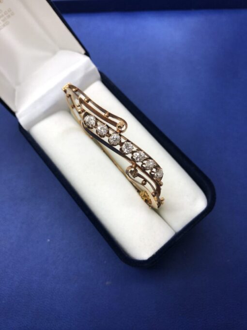 Pulsera Isabelina con diamantes montado en oro amarillo de ley 18kts