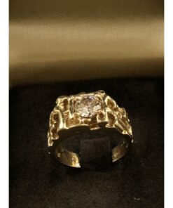 Solitario realizado en oro amarillo