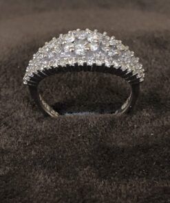 Sortija de brillantes con 3 rosetones