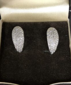 Pendientes con pavé de brillantes 1,95 cts montados en oro blanco de ley 18 ktes.