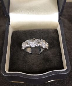 Sortija con brillantes 1,30 cts montada en oro blanco de ley 18 kts