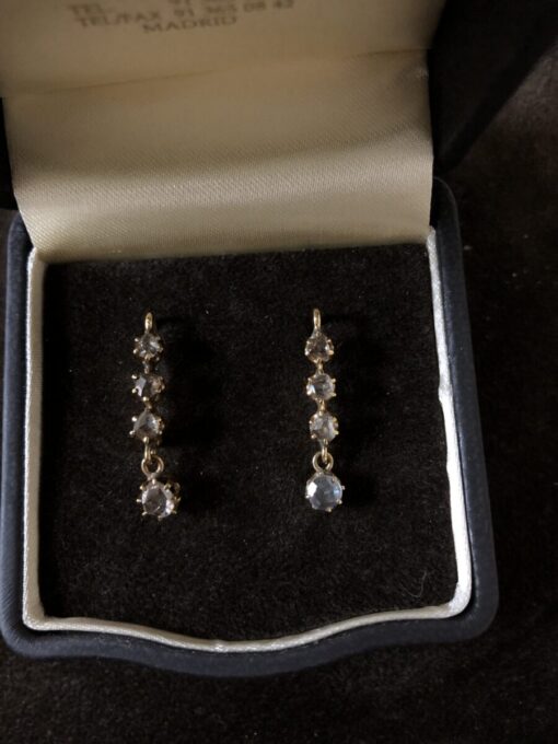 Pendientes años 20  con brillantes 0,70cts montado en oro amarillo de ley 18kts