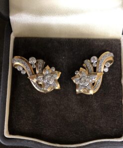Pendientes Art-Nouveau tipo flor con diamantes montados en oro amarillo de ley 18 kts.