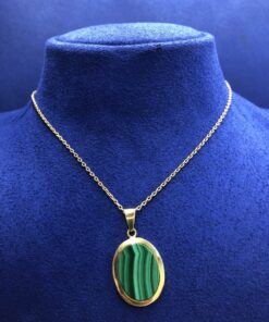 Cadena con colgante malaquita montado en oro amarillo de ley 18kts