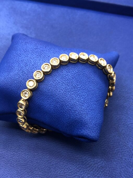 Pulsera con brillantes 6,25 cts montado  en oro amarillo de ley 18kts - Imagen 2