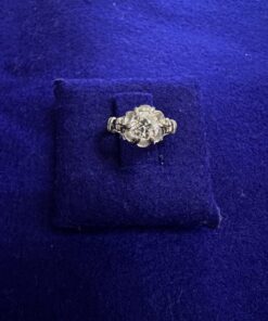 Solitario con brillante 0,85 cts montura de ilusión de 8 garras.