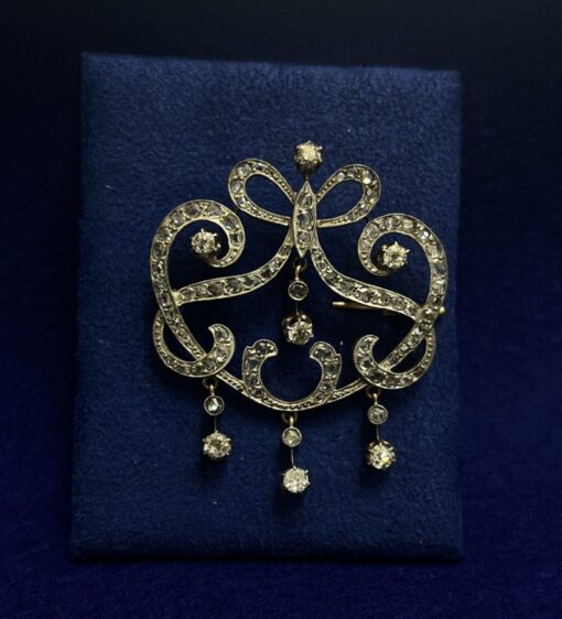 BROCHE DE LA BELLE ÉPOQUE CON BRILLANTES 1,70CTS. MONTADO EN ORO AMARILLO Y PLATINO.
