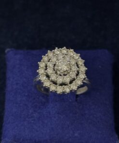 Sortija doble orla de brillantes montada en oro blanco