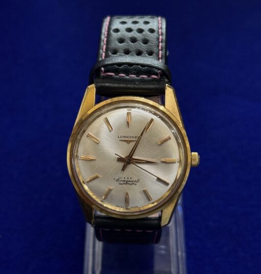 RELOJ LONGINES CONQUEST AUTOMÁTICO, CON CORREA DE CUERO NEGRA. EN ORO DE LEY 18KTS.