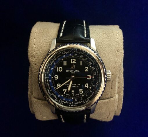 RELOJ BREITLING CRONOMETRO AUTOMÁTICO. EN ACERO, CORREA DE  CUERO Y MAQUINARIA A LA VISTA. MODELO: AVIATOR 8 B35