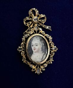 Colgante de Época Isabelina 1860. Con Diamantes, montado en Oro Amarillo de Ley 18kts.