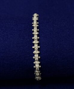 PULSERA TIPO ART-DECO  CON BRILLANTES 3,40CTS EN TOTAL. MONTADA EN ORO BLANCO DE LEY 18KTS.