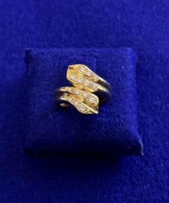 SORTIJA CRUZADA CON BRILLANTES 0,45CTS. MONTADA EN ORO AMARILLO DE LEY 18KTS.