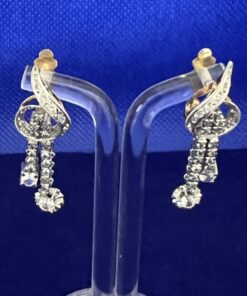 Pendientes Vintage largos Estilo años 30 con zafiros blancos en dos colores de oro de ley 18 ktes.