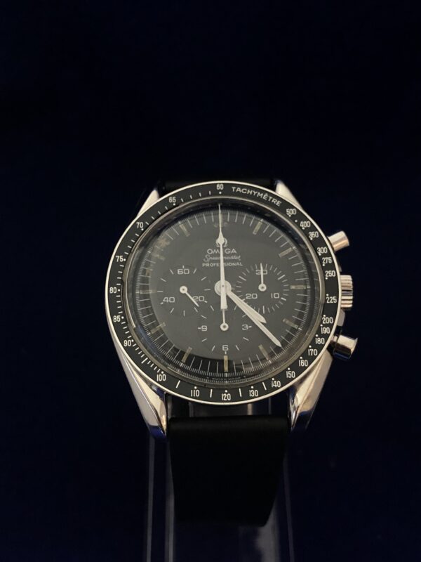 Reloj de caballero Omega Speedmaster Professional Moonwatch, Ref.: 3570.50.00, con correa de caucho negra, de cuerda, con reserva de marcha de 48 hrs., año 1995.