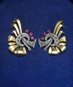 Pendientes Chevalier (años 40) con diamantes talla antigua y rubíes sintéticos (característicos de la época) en oro blanco y amarillo de ley 18 kts.