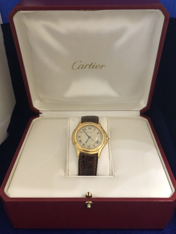 Reloj de caballero Cartier Cougar Ref.887904, con pulsera de piel marrón, mecanismo de cuarzo, caja en oro de ley 18 kts., 33mm. - Imagen 2