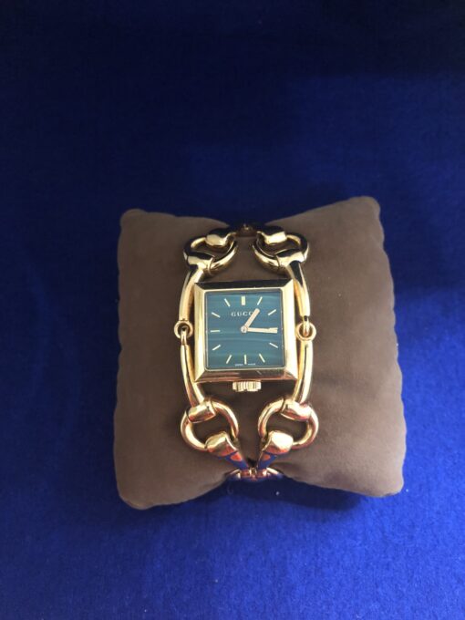 Reloj Joya Gucci modelo Signoria Ref.: 116.3 en oro amarillo de ley 18 kts. con esfera de malaquita verde. - Imagen 2
