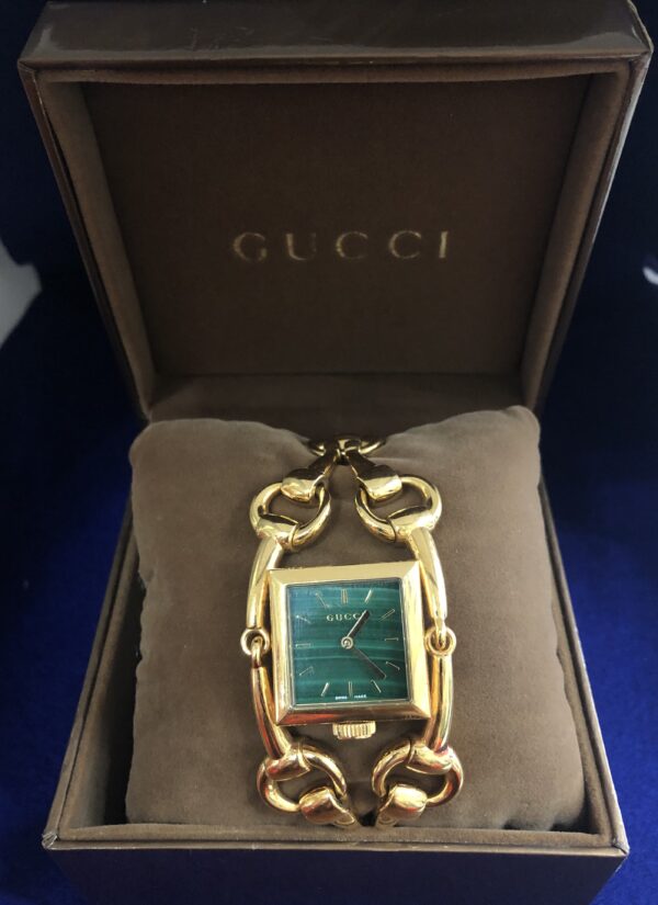 Reloj Joya Gucci modelo Signoria Ref.: 116.3 en oro amarillo de ley 18 kts. con esfera de malaquita verde. - Imagen 3