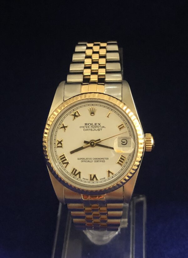 Rolex Datejust de dama, en acero y oro de 18 kts., 31mm, Modelo: 68273, automático. Año 1989.