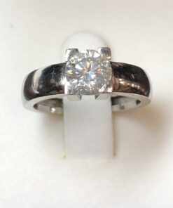 Solitario con brillante de 1 ct en oro blanco de ley 18 kts.