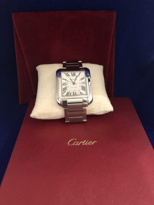 Reloj Cartier de caballero modelo Tank Anglaise XL, en acero inoxidable, con esfera plateada guilloché y corona con zafiro. - Imagen 2