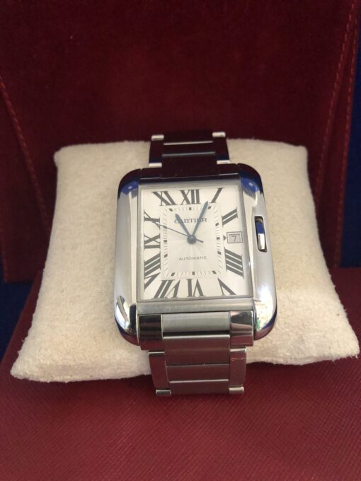 Reloj Cartier de caballero modelo Tank Anglaise XL, en acero inoxidable, con esfera plateada guilloché y corona con zafiro.