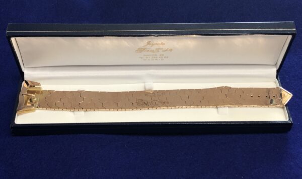Espectacular brazalete de los años 40 en forma de cinturón con hebilla, en oro rosa de ley 18 kts. - Imagen 2