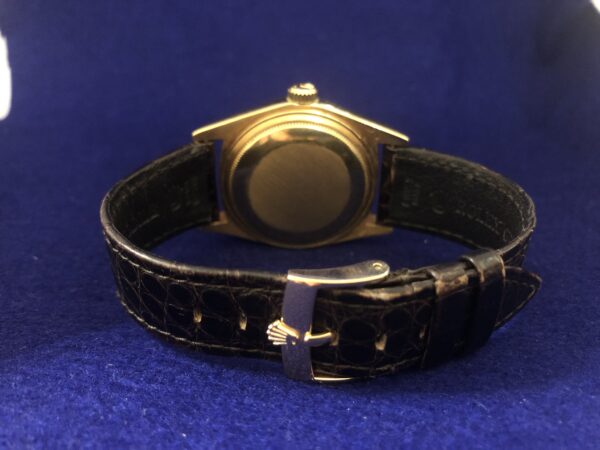 Rolex Oyster Perpetual Day-Date Oro, esfera champán de 36 mm en oro amarillo de ley 18kts., movimiento automático, año 1962, con pulsera de piel, caja original y factura. - Imagen 2