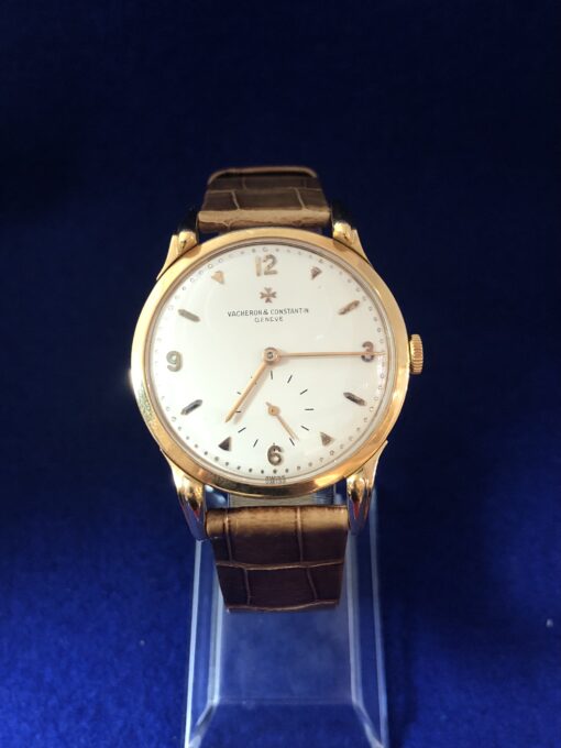 Reloj de caballero Vacheron Constantin con cronógrafo, mecanismo de cuerda manual, con pulsera marrón de piel genuina, caja y hebilla original en oro de ley 18 kts.