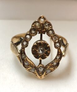 Sortija Belle Époque (ca. 1910) con diamantes talla antigua en oro amarillo de ley 18 kts.