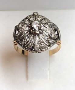 Sortija bombé vintage (años 60) con zafiros blancos en oro amarillo de ley 18 kts y vistas en plateado