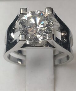 Solitario con brillante de 2'65 cts, color H-I VS1, con certificado IGE, en oro blanco de ley 18 kts.