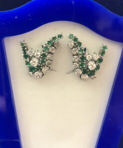 Alternative view of Pendientes vintage con auténticas esmeraldas colombianas y 1'60 cts de brillantes en oro blanco de ley 18 kts.