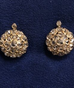 Preciosos pendientes de principios del siglo XX (ca. 1900) en forma de rosetones con 2'10 cts de diamantes talla rosa en total, realizados en oro amarillo de ley 18 kts.