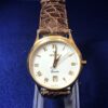 Reloj Viceroy vintage, de esfera blanca con fecha, mecanismo de cuarzo, realizado en oro amarillo de ley 18 kts.