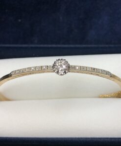 Preciosa pulsera de pedida vintage (años 60) con 0'70 cts de diamantes realizada en oro amarillo de ley 18 kts con vistas en platino