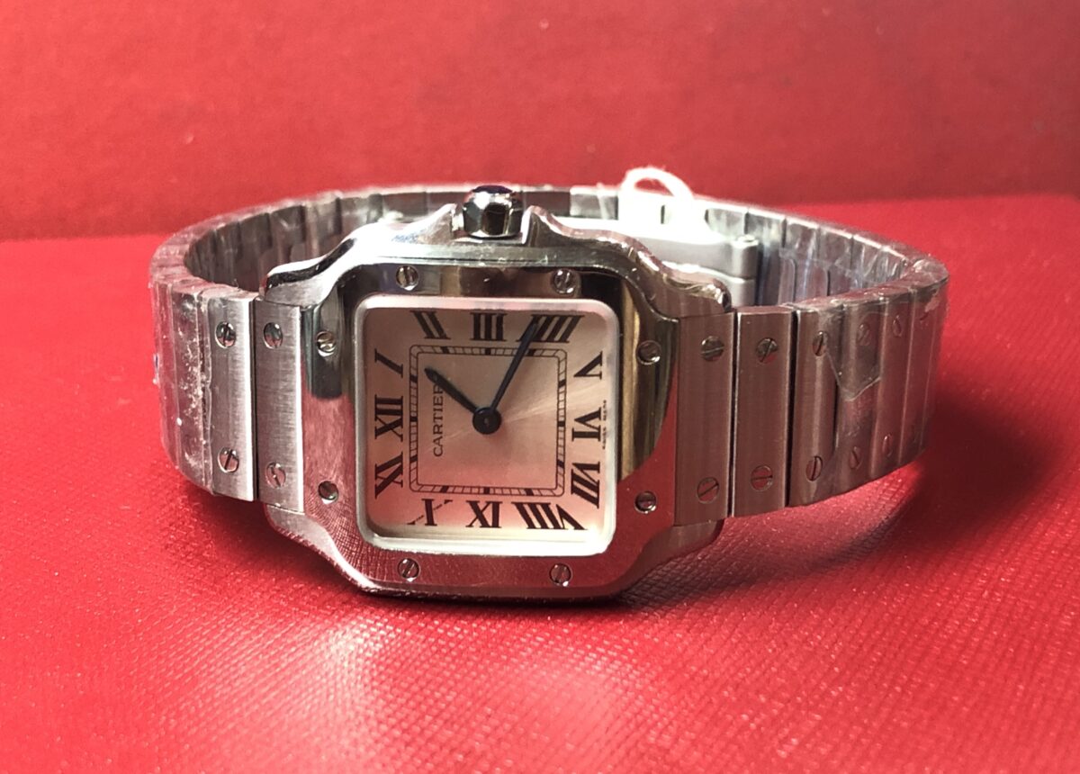 Reloj Santos de Cartier para señora, automático, en acero, año 2025, con caja y documentos originales.