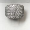 Espectacular sortija ancha con 4'95 cts de brillantes en pavé realizada en oro blanco de ley 18 kts.